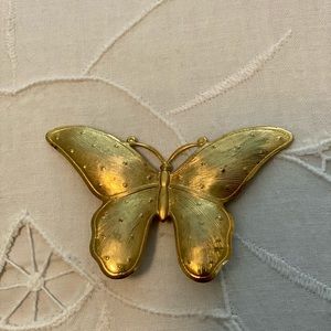 Women’s pin brooch gold plated butterfly vintage antique 1970’s.